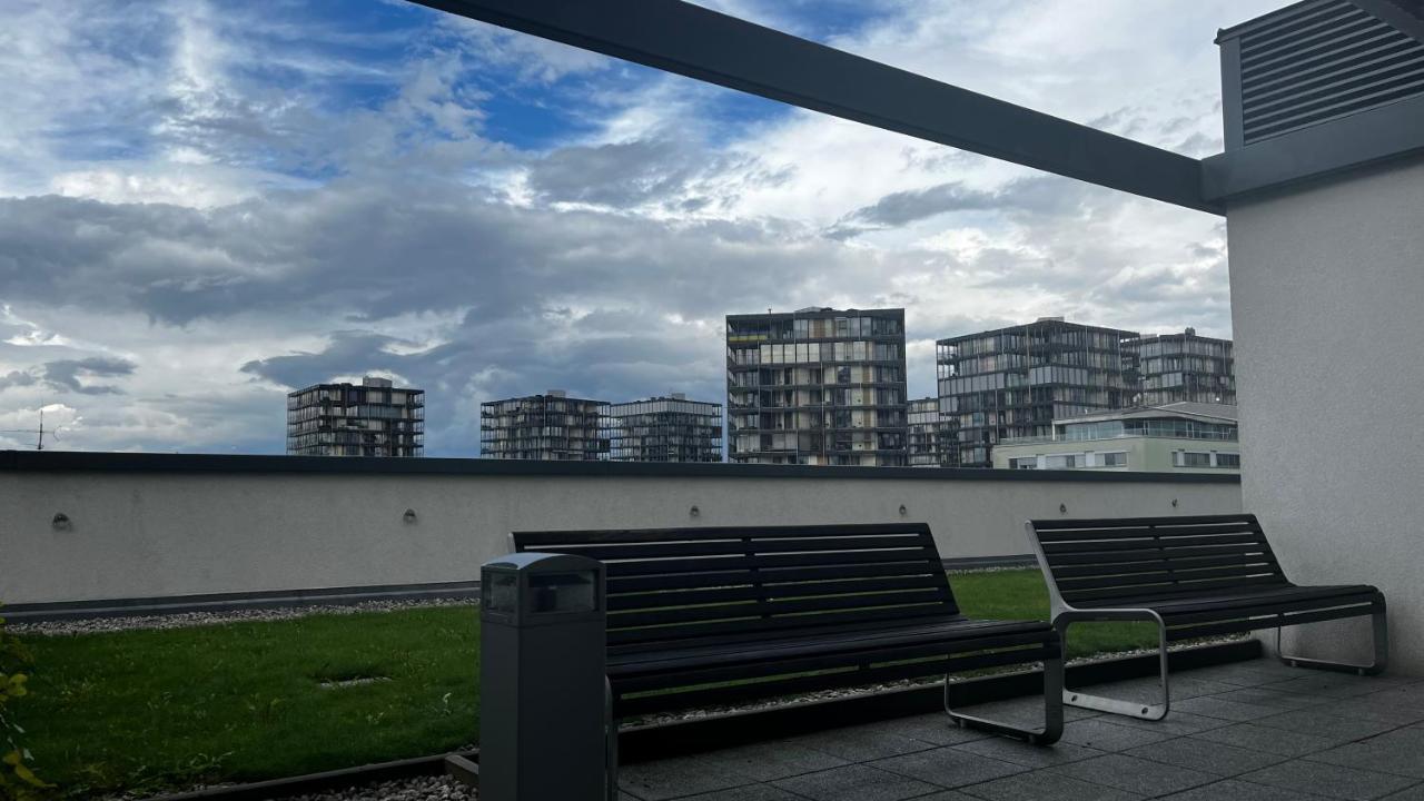 Residence Garden Tower S Balkonem, Garaz Prag Eksteriør billede